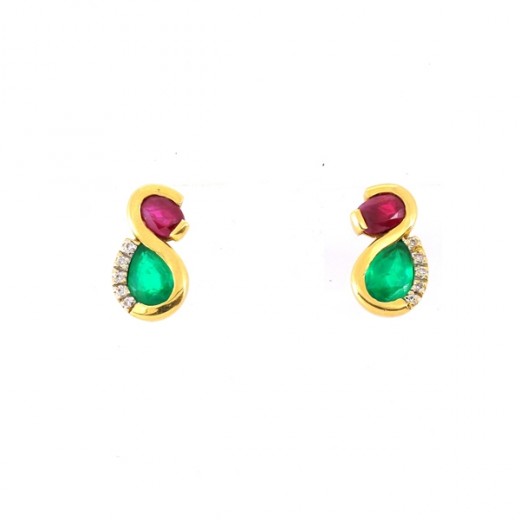 Boucles d'oreilles en rubis et emeraudes