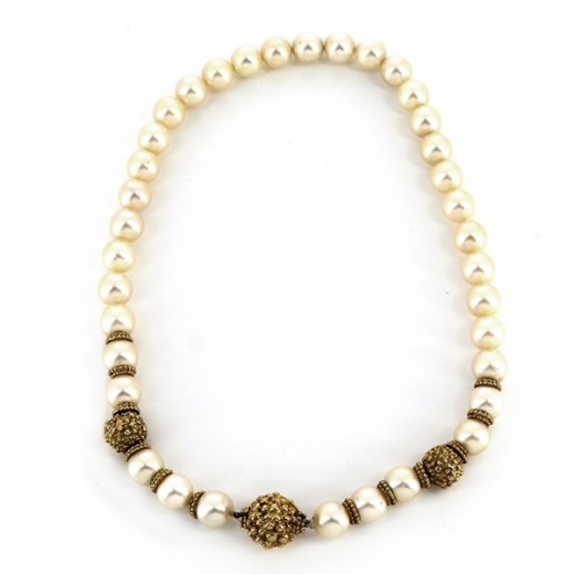 Collier de perles et perles en or