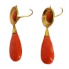 Boucles d'oreilles pendantes en or et corail