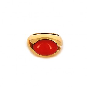 Bague en or jaune et corail