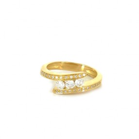 Bague 3 diamants en or jaune 