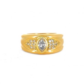 Bague de créateur en or...