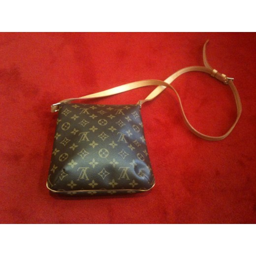 Sac Louis Vuitton " Musette Salsa "