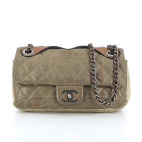 Sac Chanel en cuir...