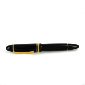 Stylo plume Montblanc...