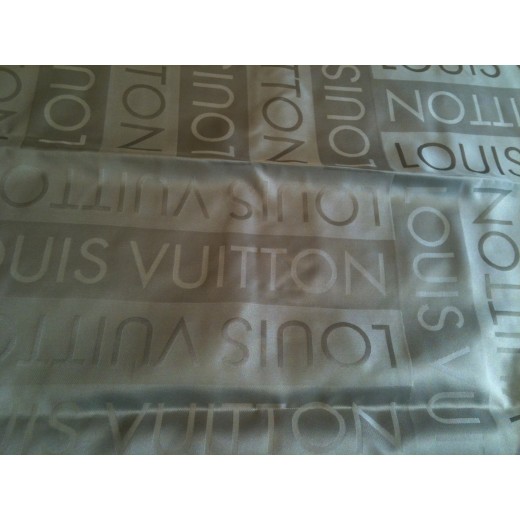 Carré Louis Vuitton " Logo "