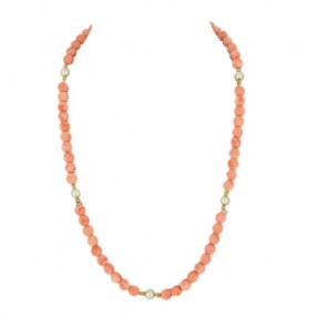 Collier ancien en corail...