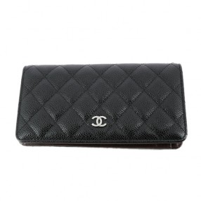 Portefeuille Chanel en cuir...