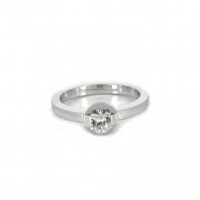 Bague Solitaire en Or Blanc...