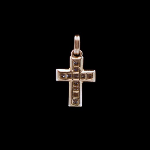 Pendentif croix en or et diamants
