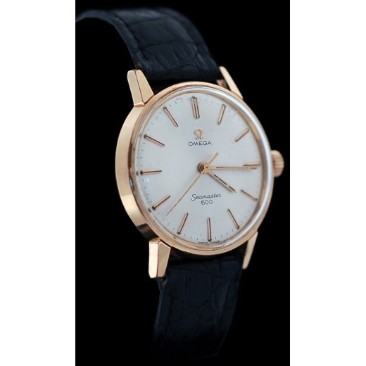 Montre OMEGA Seamaster 600