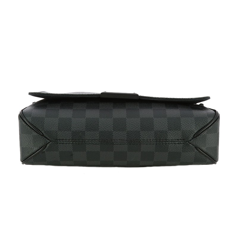 Brooklyn Louis Vuitton occasion Sac Brooklyn GM Louis Vuitton en toile  damier. 2 poches intérieures dont 1 zippée. 1 poche zippée au dos. 38 x 28  x 10 cm. - Paris Ile Saint Louis