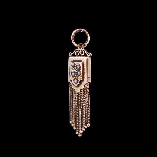 Pendentif Breloque ancien en or et perles