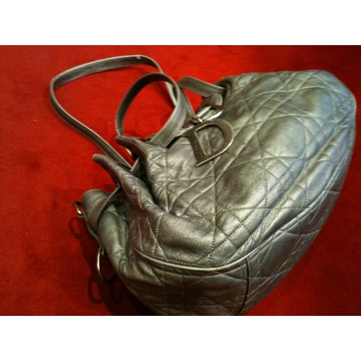 Sac Dior porté épaule