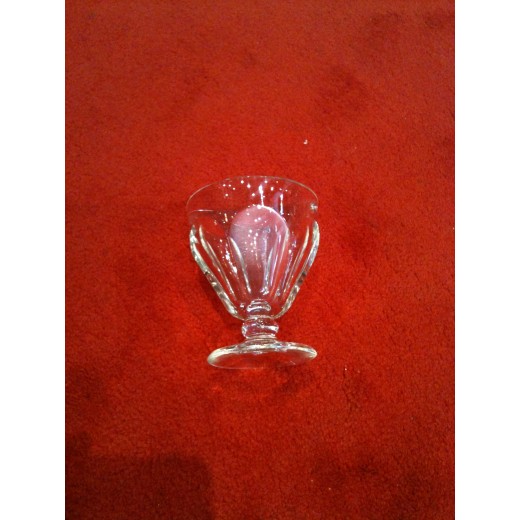 Service de douze verres à pied " Baccarat " 