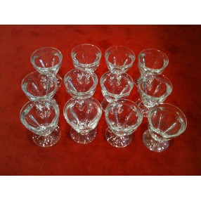 Service de douze verres à pied " Baccarat "