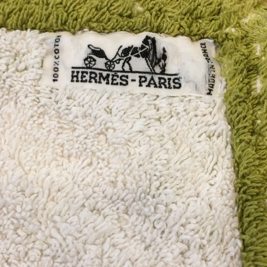 Grand Tapis/Towel Hermès Paris - Motif Panda Gris - 152 X 88.5 Cm (État D'occasion)
