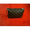 Pochette toilette 19 Louis Vuitton