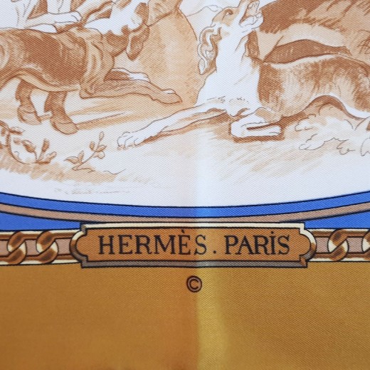 Foulard HERMÈS Vintage Rare - Les Armes De Chasse 1981 - Soie Noir/ocre/beige - Occasion Bon état