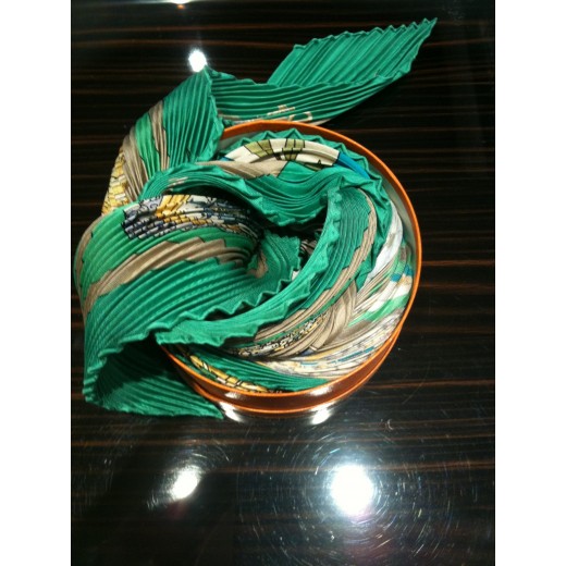 Carré plissé HERMES