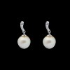 Boucles d'oreilles pendantes or blanc, perles de culture et diamants