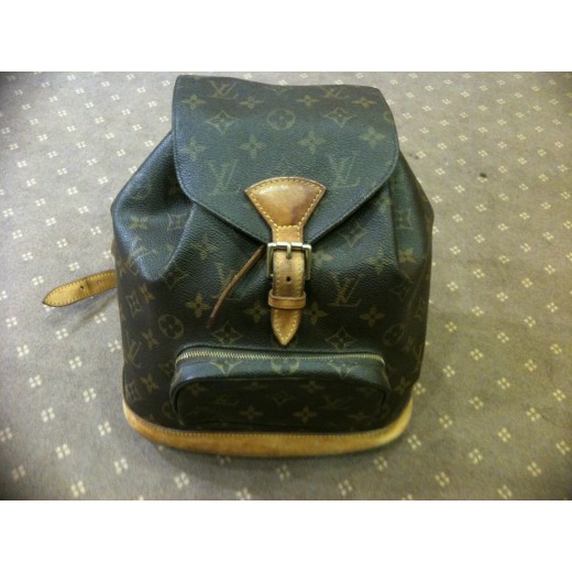 Sac a dos VUITTON moyen Montsouris