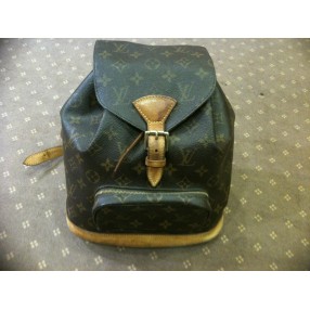 Sac a dos VUITTON moyen Montsouris