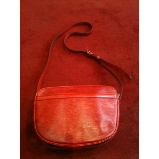 Sac Louis Vuitton en cuir épi rouge