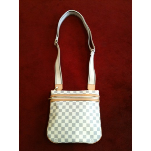 Sac  Louis Vuitton "Pochette Bosphore"