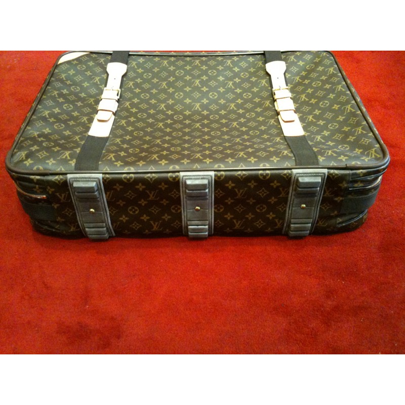 At Auction: Louis Vuitton, Louis Vuitton, valise Stratos Toile enduite  monogrammée et cuir naturel, in