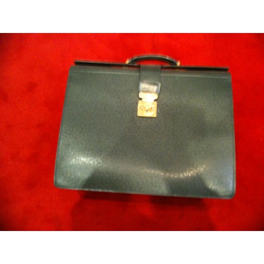 Attache case VUITTON vert