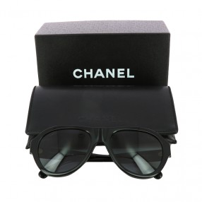 Lunettes de Soleil Chanel...