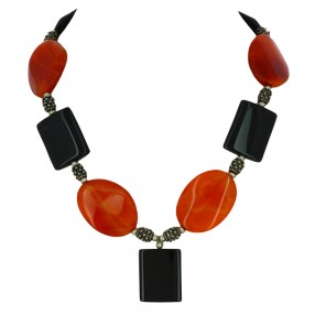 Collier en Cornaline et Onyx